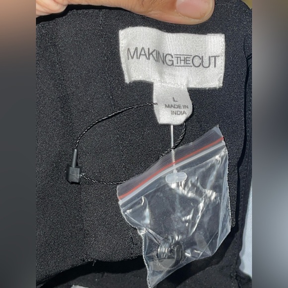 Making The Cut Women's Drapey Shoulder Cropped Top in Black - Picture 8 of 12